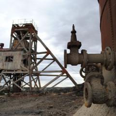 Structures on a mining site